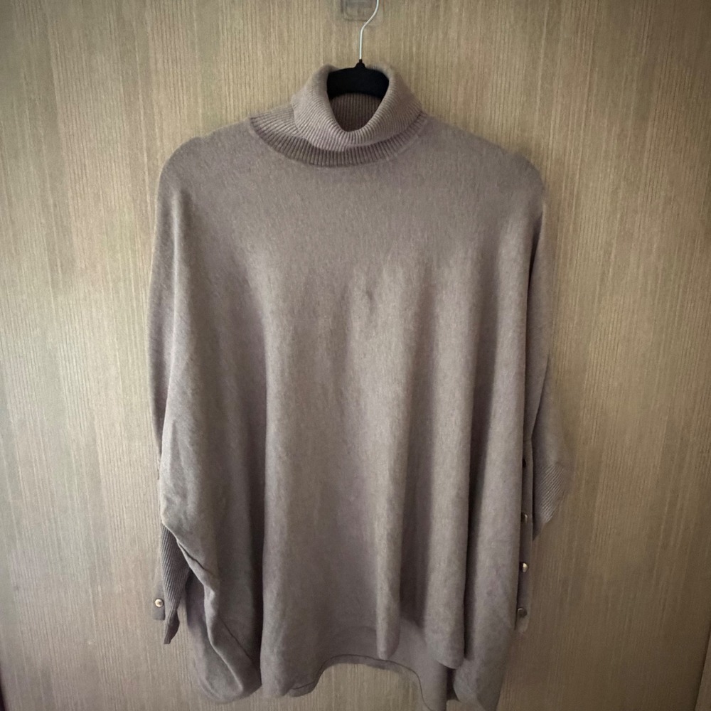 Joseph A Turtleneck Poncho Women L Taupe Brown Excellent Rayon Knit Button Cuff